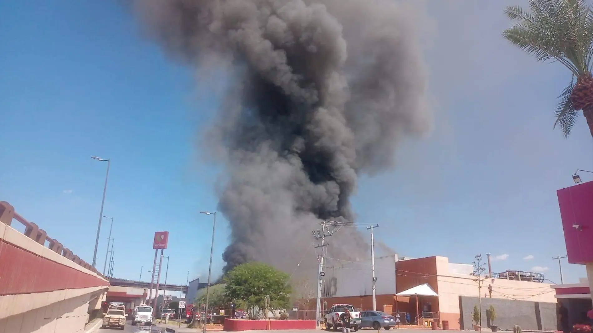 Parisina y tienda Soriana Encinas 